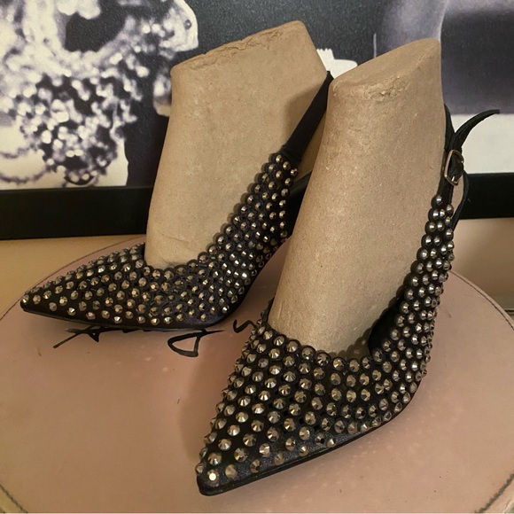 NEW! Metal Accent Heels - Picture 2 of 7